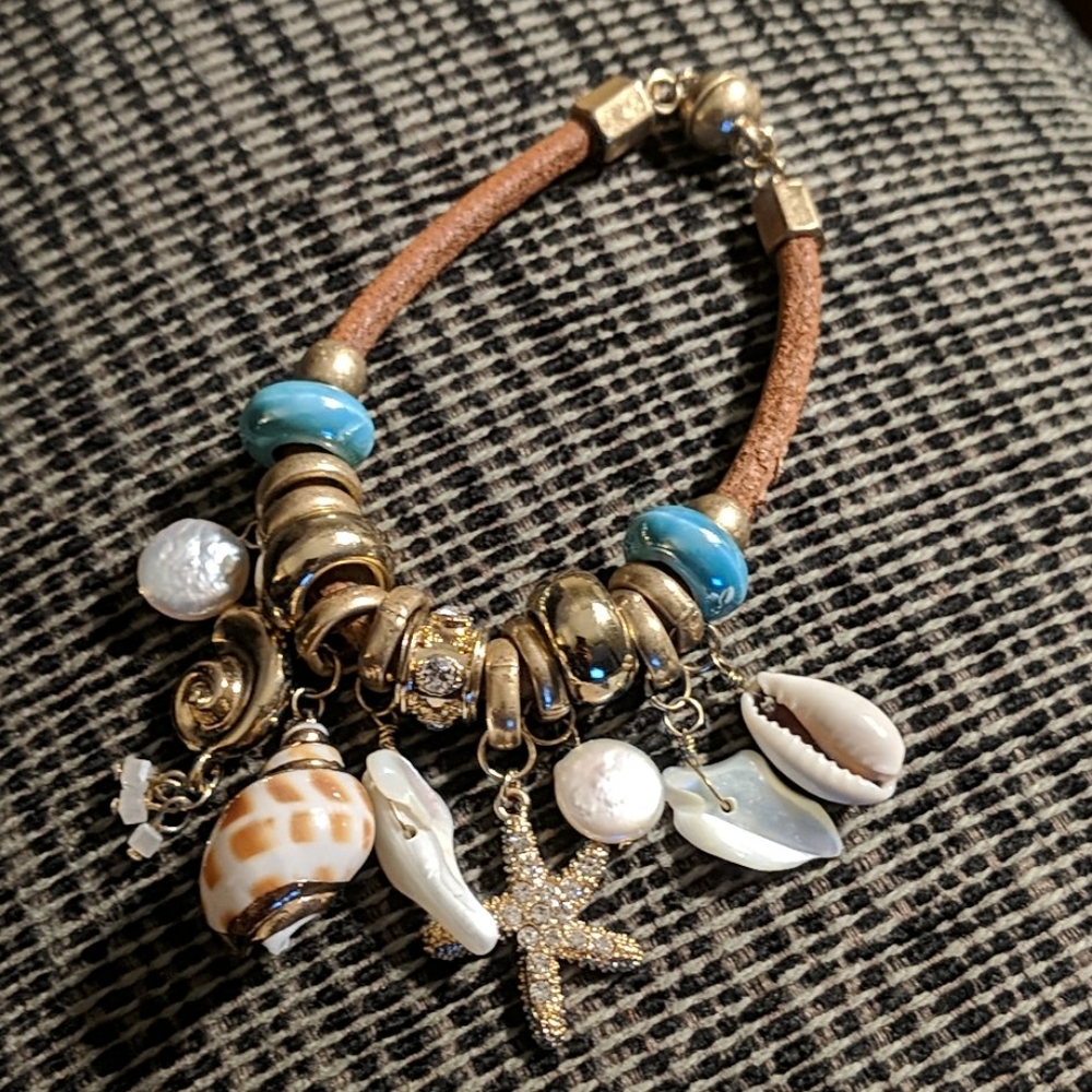 Shell charm bracelet